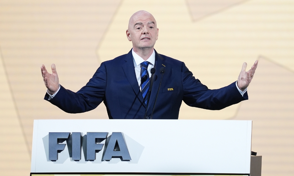 爱游戏入口:官宣:周冠宇加盟法拉利车队担任储备车手.